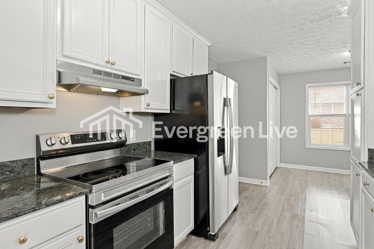 513 Greenfield Dr - Photo 5 of 14