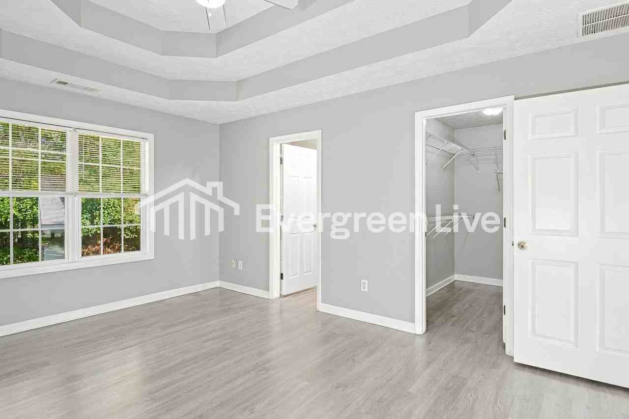 513 Greenfield Dr - Photo 7 of 14
