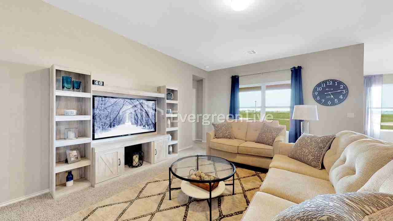 1122 Colt Dr - Photo 4 of 17