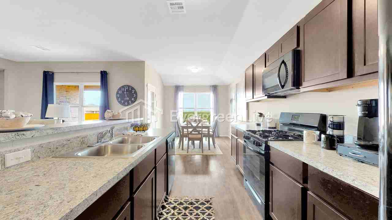 1122 Colt Dr - Photo 6 of 17