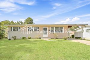 featured image of 2225 Love Ln