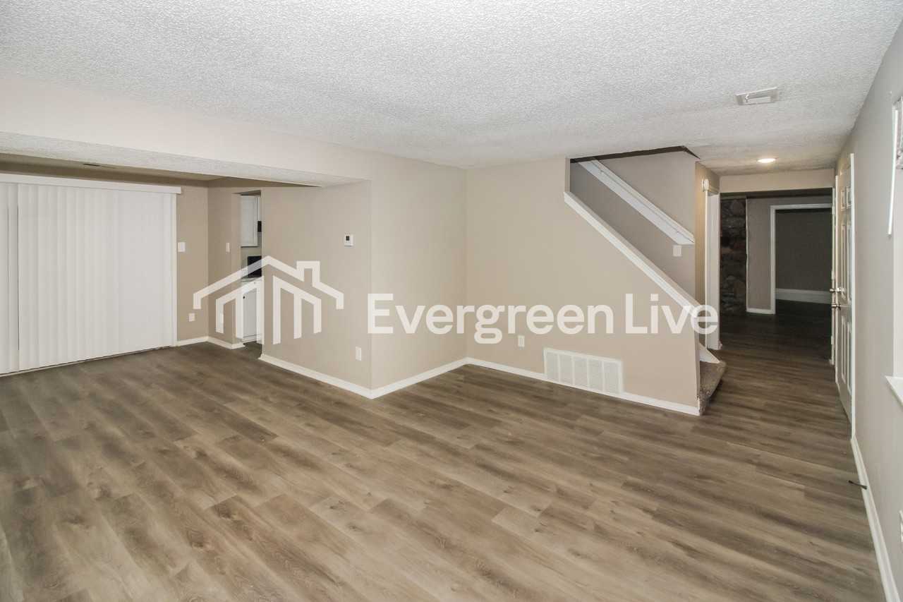 2817 Gailwood Dr - Photo 3 of 15