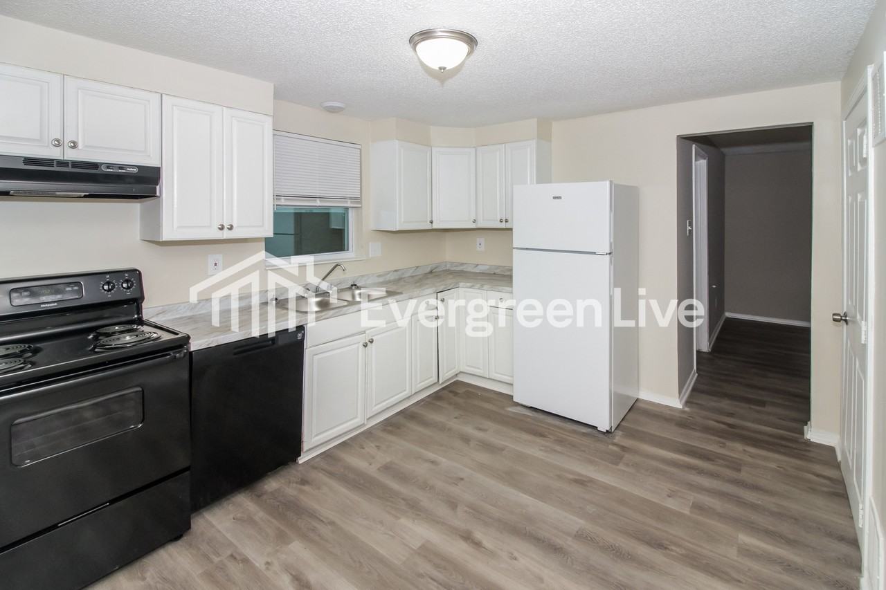 2817 Gailwood Dr - Photo 4 of 15