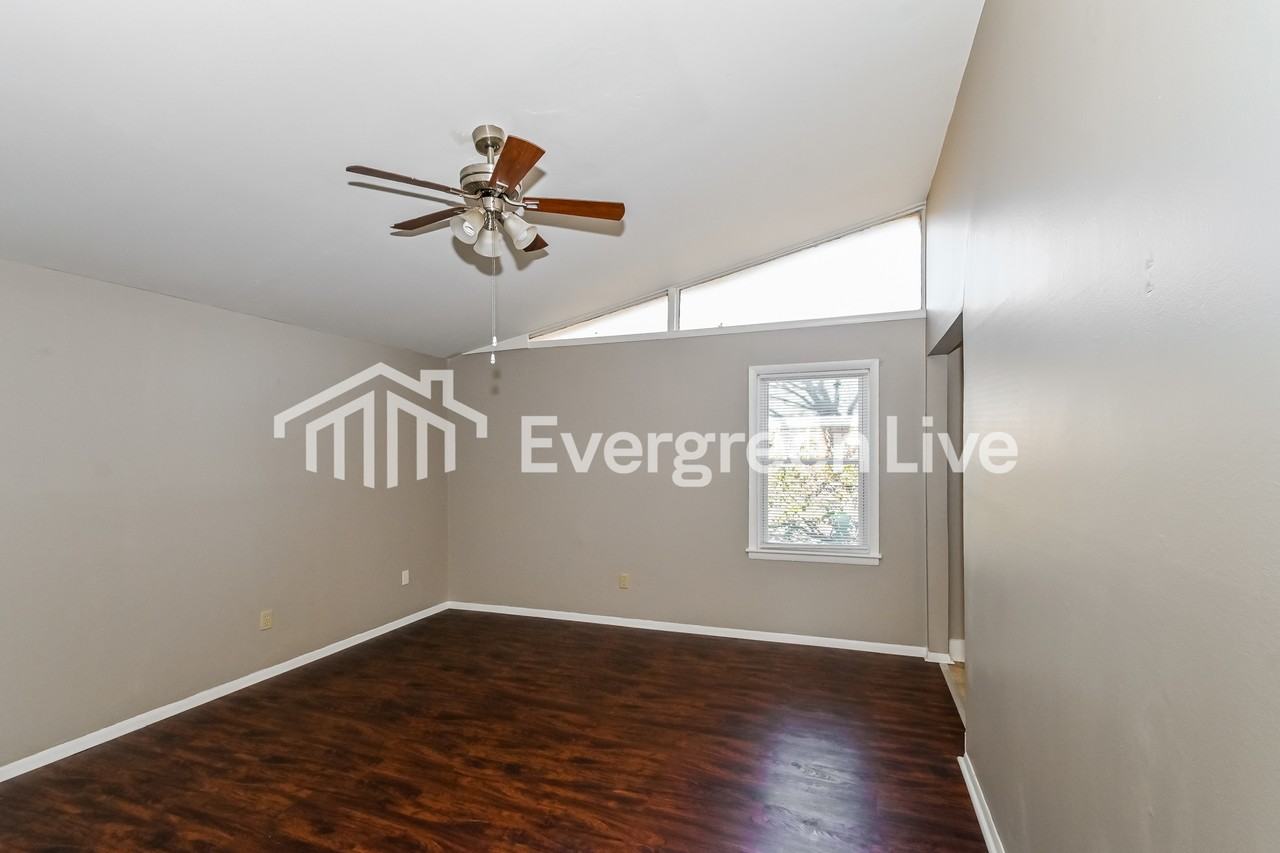 2968 Brandale St - Photo 4 of 15