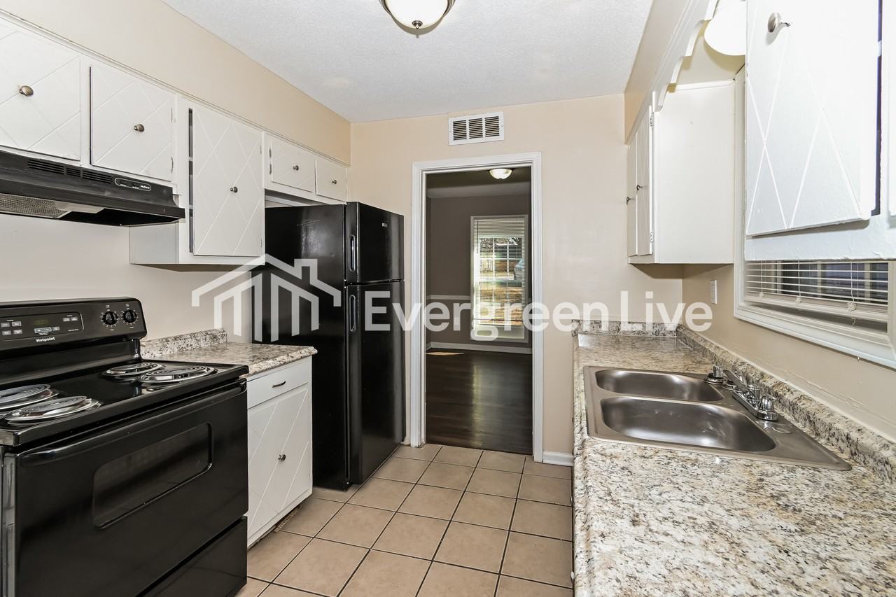 5335 Wythe Cv - Photo 4 of 15