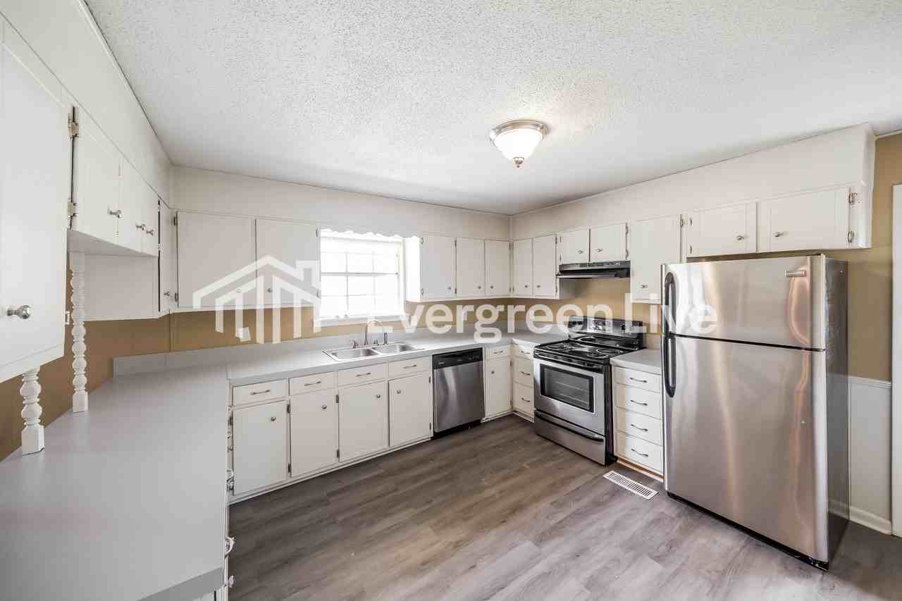 113 Beasley Dr - Photo 3 of 9