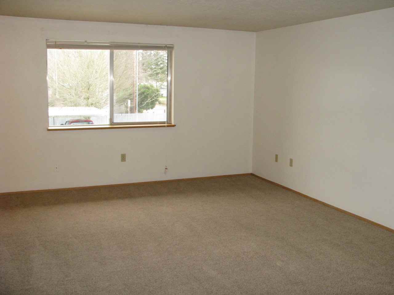4265 Tiffany Pl Ne - Photo 5 of 10