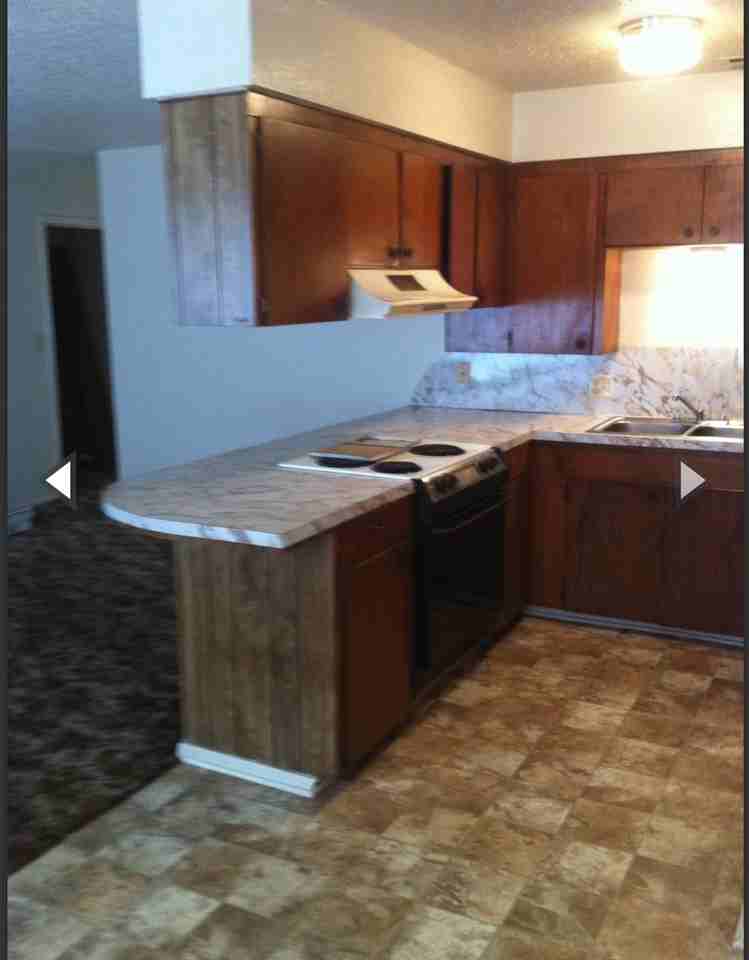 608 N Redbud St - Photo 3 of 3
