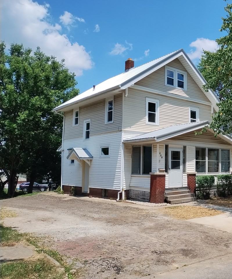 238 E Liberty St - Photo 3 of 23