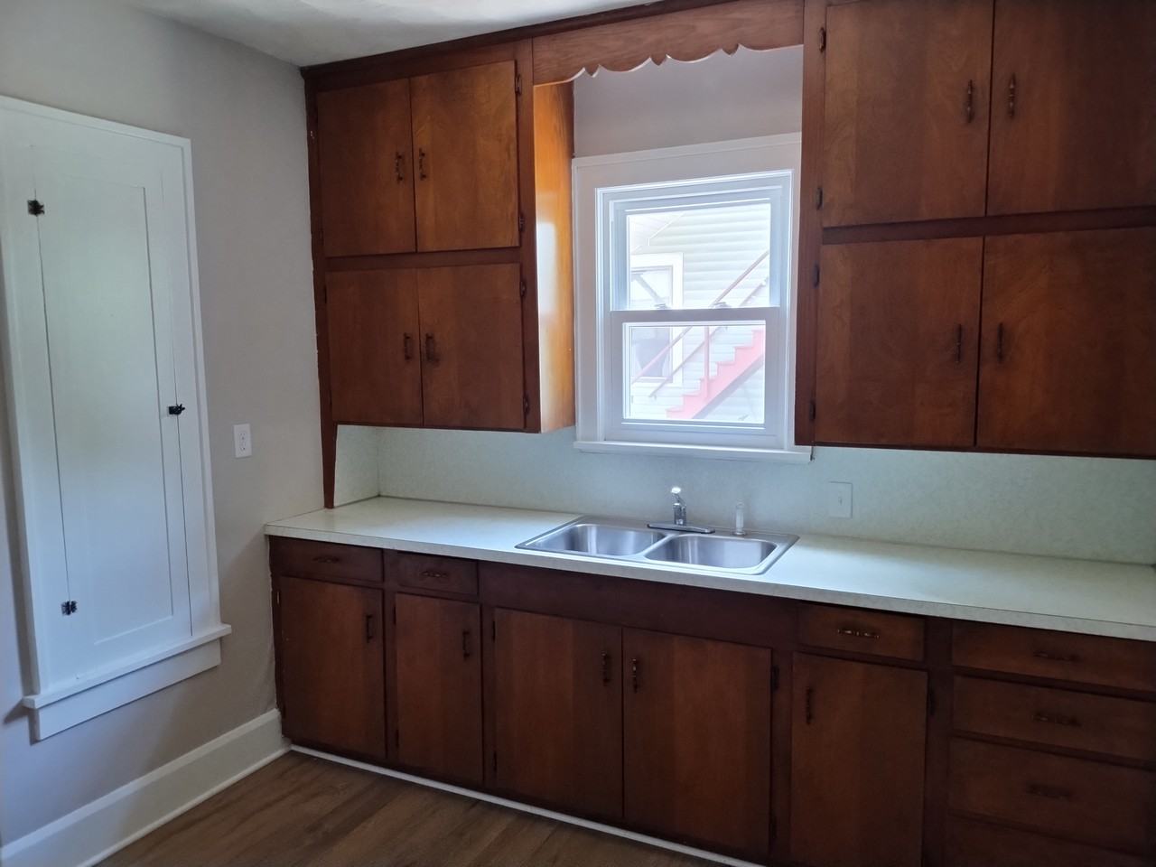 238 E Liberty St - Photo 7 of 23