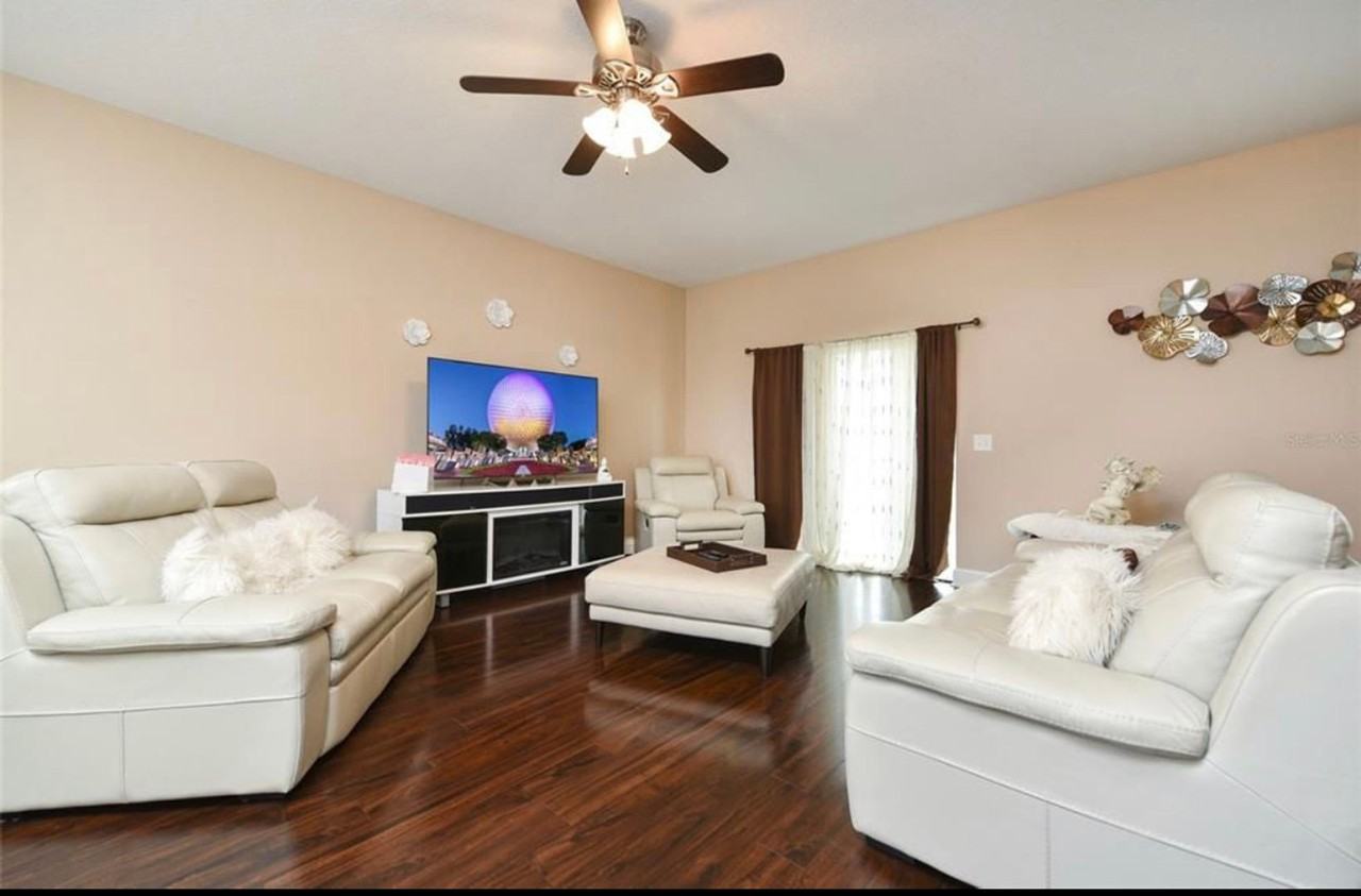 1451 Salisbury Dr - Photo 3 of 15
