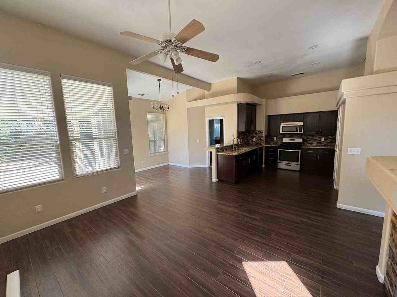 1337 E Sunnyside Ave - Photo 3 of 11
