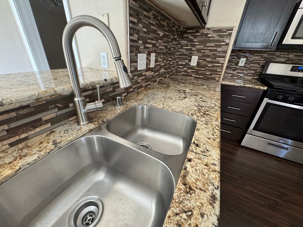 1337 E Sunnyside Ave - Photo 6 of 11