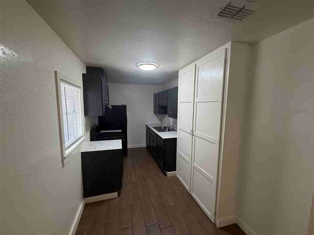 5523 Little Creek St - Photo 5 of 20