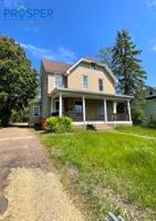 featured image of 909 5th Ave