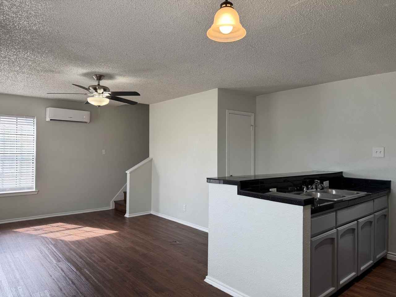 131 Elsie Ave #201 - Photo 4 of 11