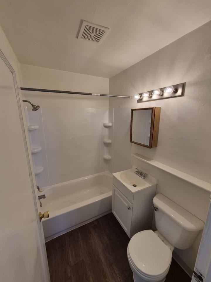 1415 Avenue B - Photo 7 of 10