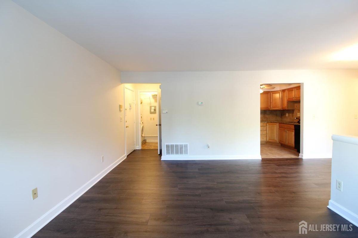 3123 Sayre Dr - Photo 2 of 25