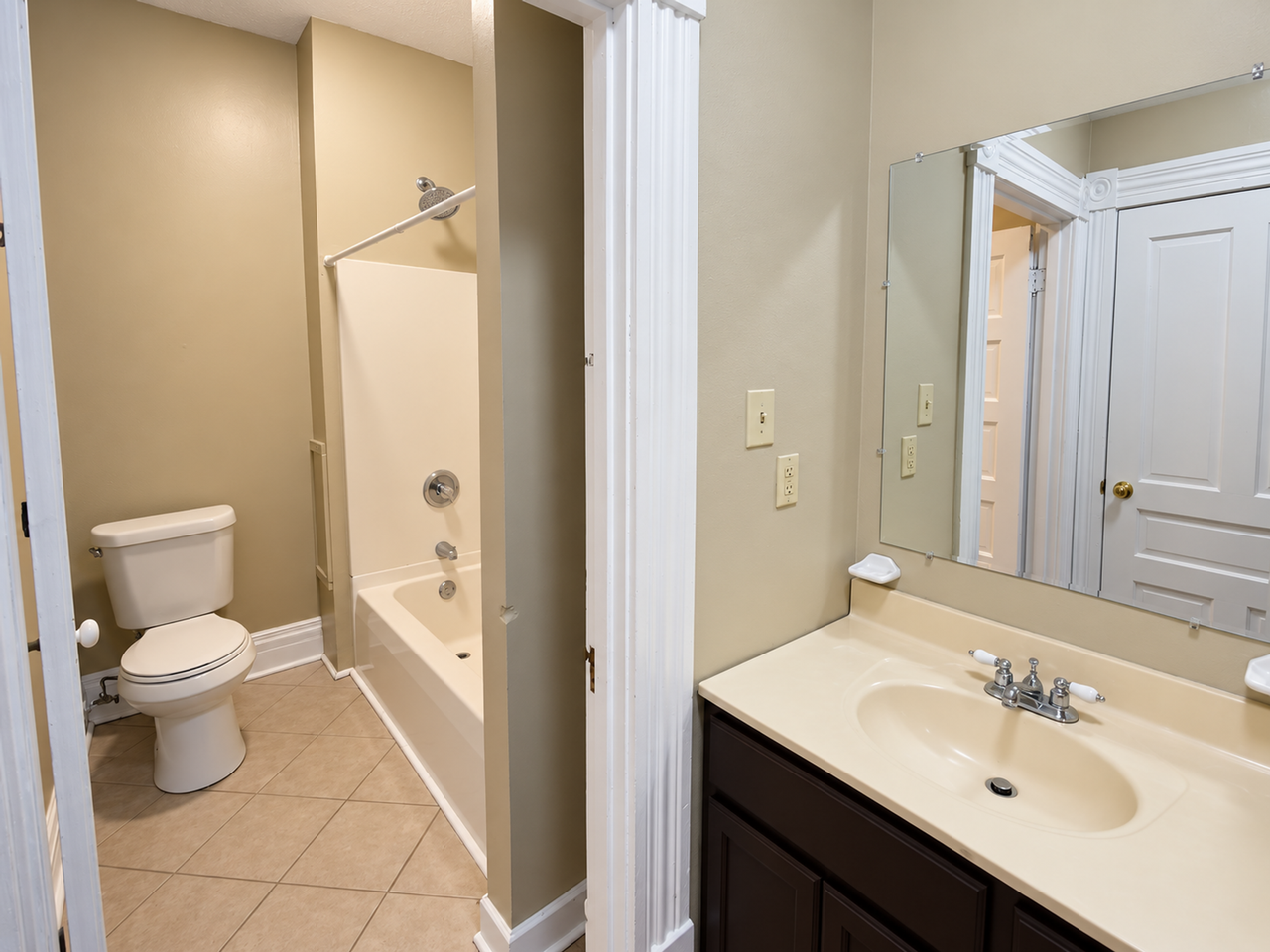 608 608 East High Street - 1 & 2 - Photo 4 of 17
