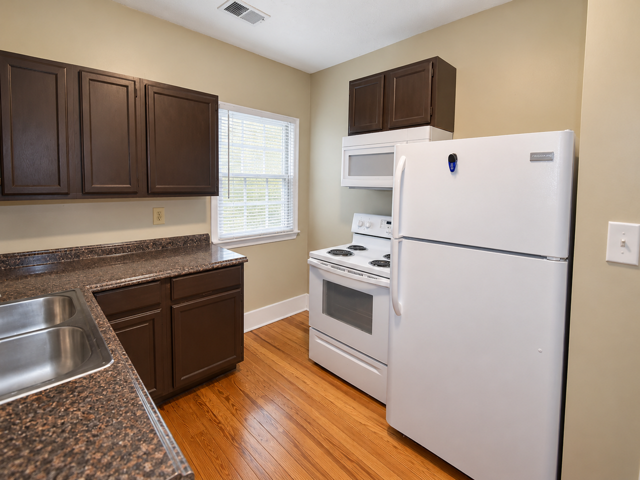 608 608 East High Street - 1 & 2 - Photo 5 of 17