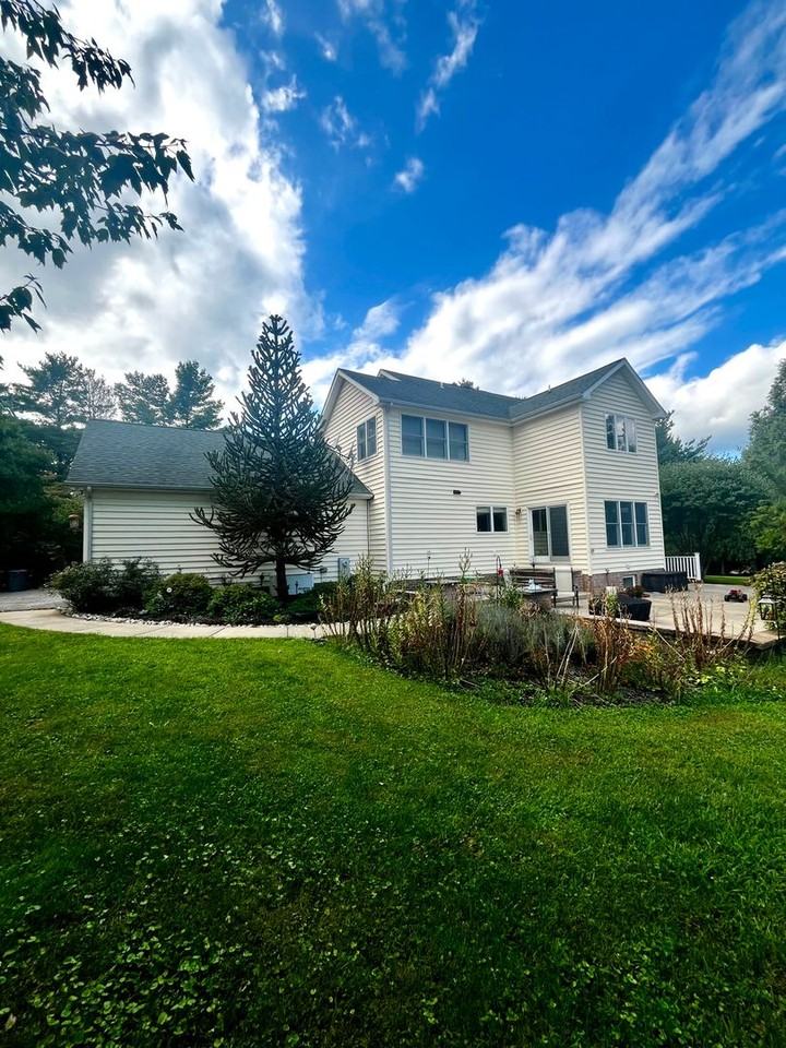 15683 Dover Rd - Photo 5 of 50