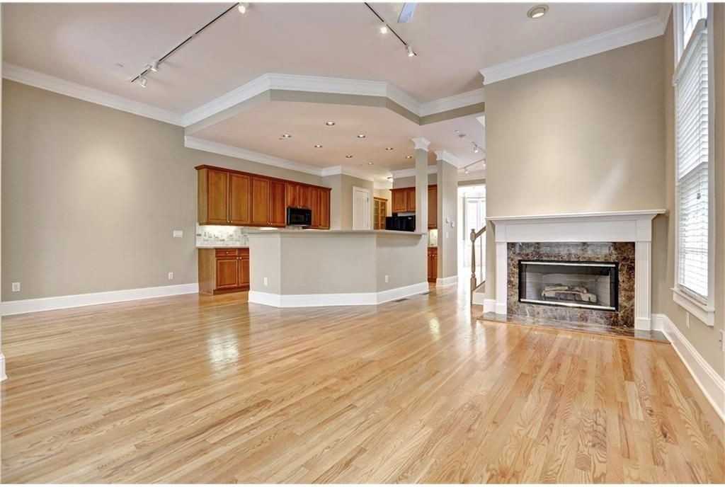 973 Emory Parc Way - Photo 3 of 23