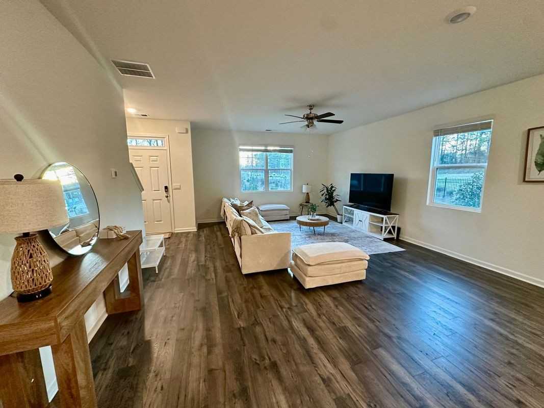 608 Gray Branch Ct - Photo 2 of 33