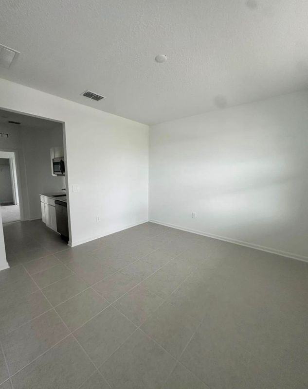 7459 Sandstone Dr - Photo 3 of 9