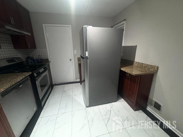 81 Woodmere Dr - Photo 3 of 13