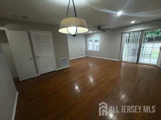 81 Woodmere Dr - Photo 4 of 13