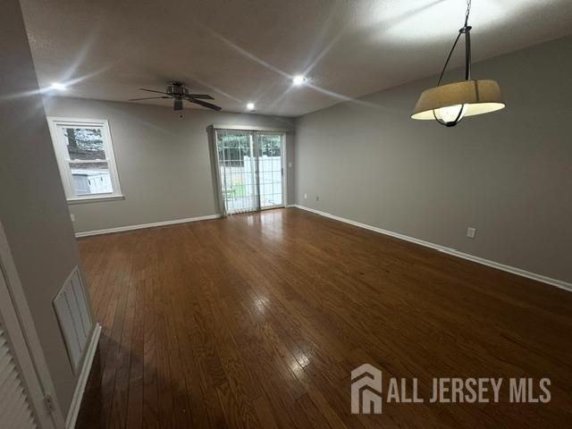 81 Woodmere Dr - Photo 6 of 13
