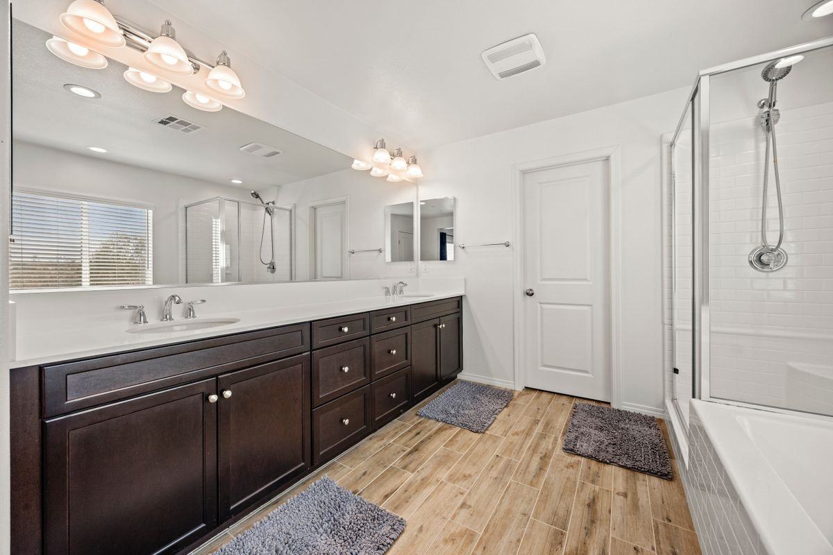 15237 Brookstone St - Photo 3 of 29