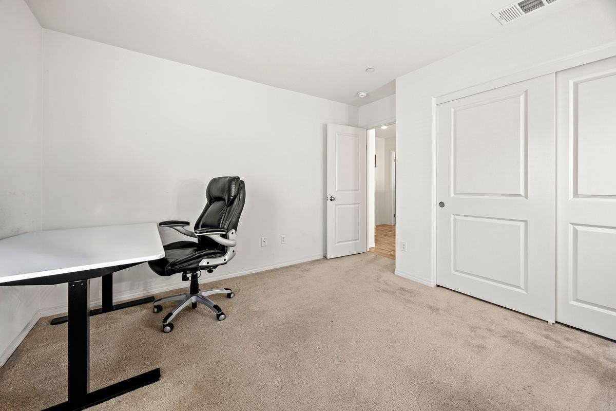 15237 Brookstone St - Photo 6 of 29