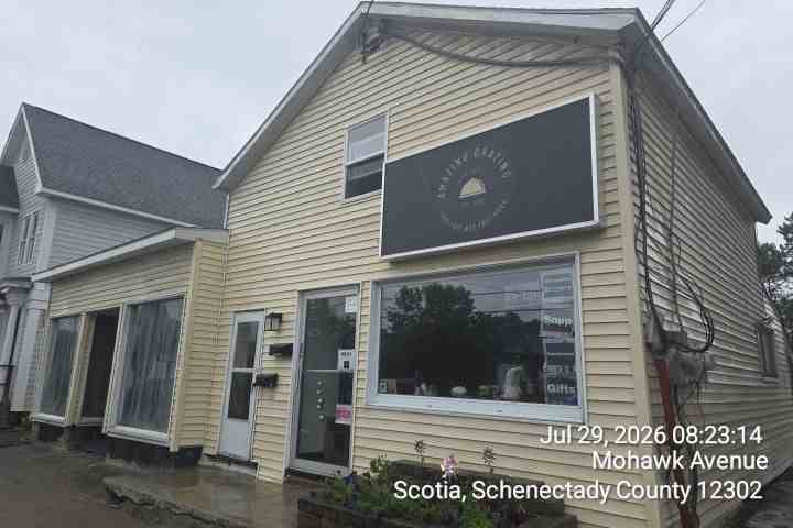 125 Mohawk Ave - Photo 2 of 3