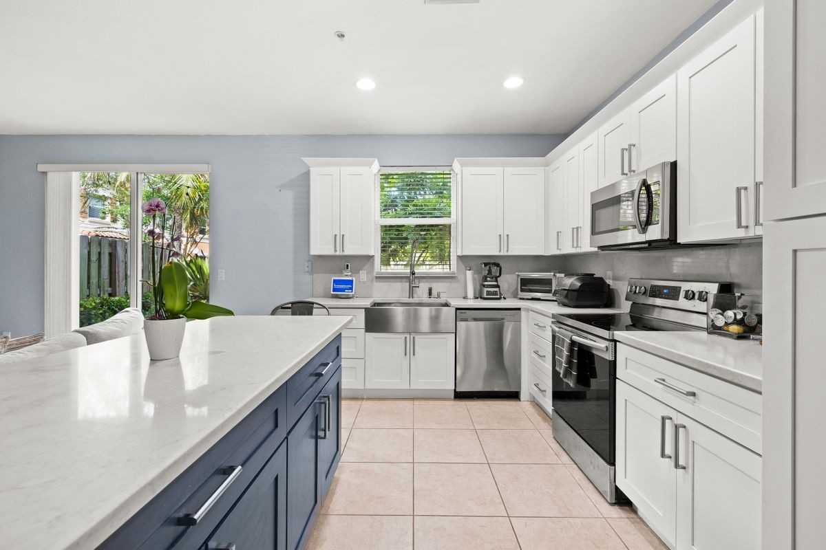 130 Emerald Creek Ter - Photo 2 of 7