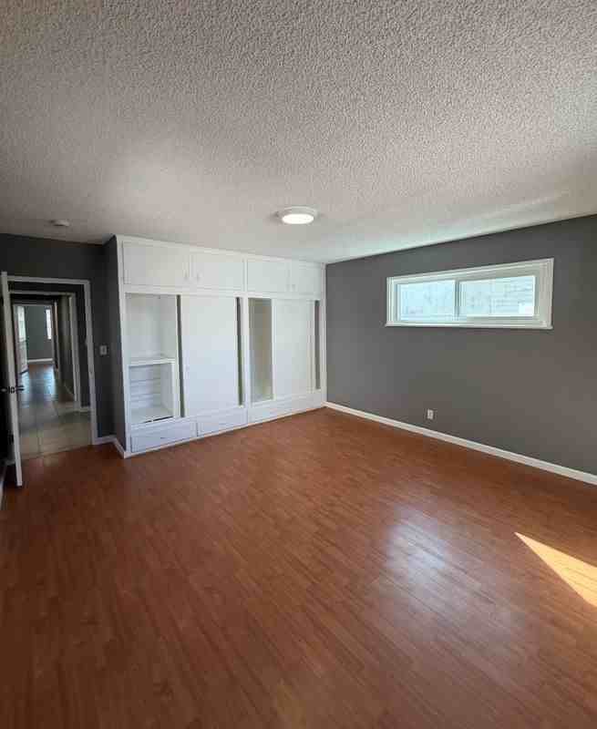 5595 Gardendale St - Photo 5 of 6