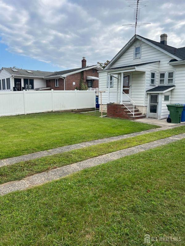 21 Pulaski Ave - Photo 2 of 10