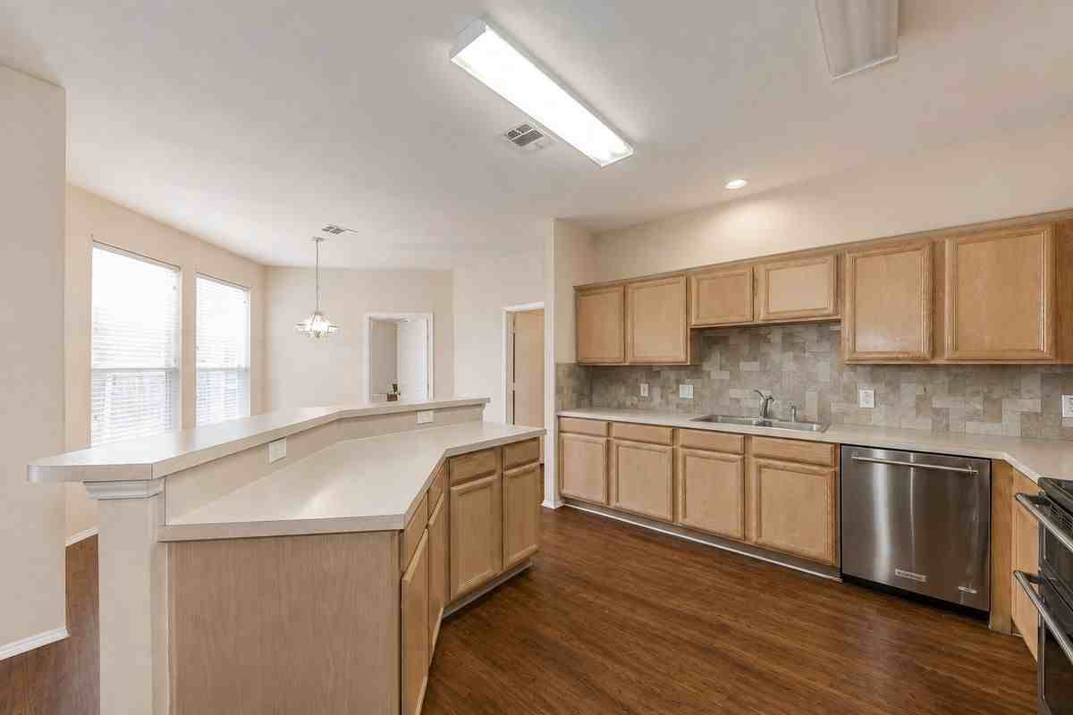 6704 Cambrian Way - Photo 3 of 19