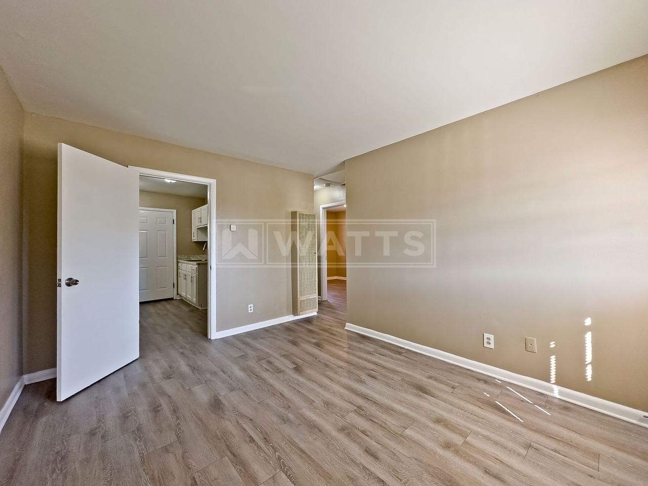 622 1st St W - Photo 3 of 13