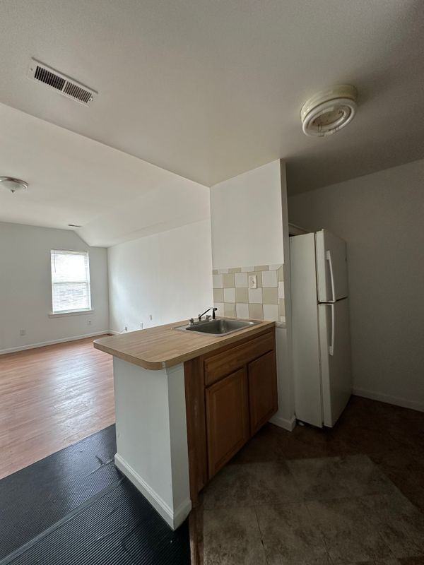 2430 N 30th St - Photo 6 of 16