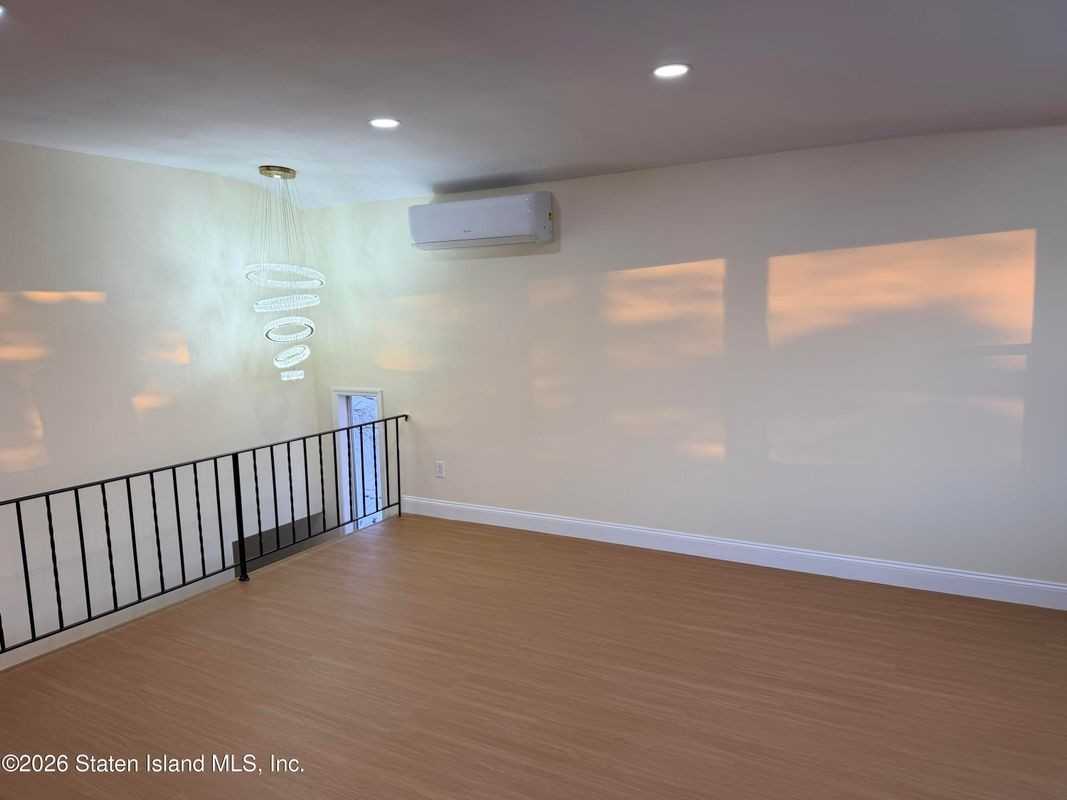 1601 Arden Ave ##2fl - Photo 3 of 11