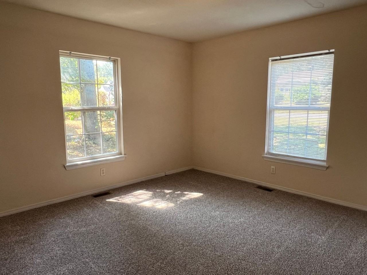 1352 N Sherman Ave - Photo 2 of 8