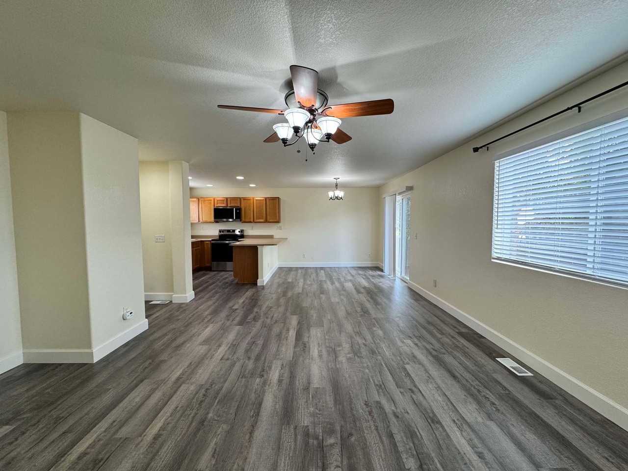 1832 Riverwalk Pkwy - Photo 4 of 23