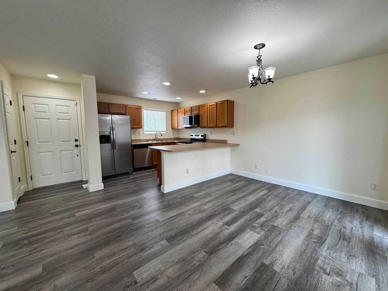 1832 Riverwalk Pkwy - Photo 7 of 23