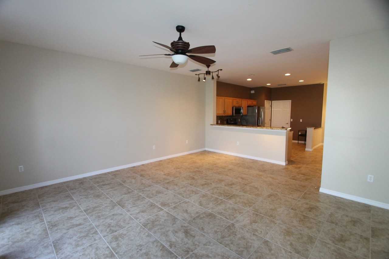 1056 Hampton Cir - Photo 5 of 21