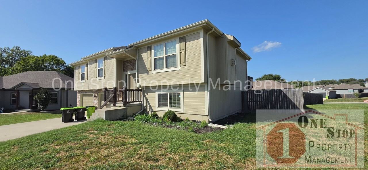 798 Logan Ave - Photo 2 of 28