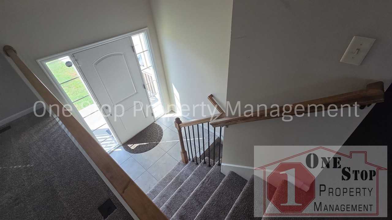 798 Logan Ave - Photo 3 of 28