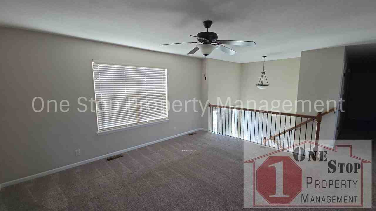 798 Logan Ave - Photo 5 of 28