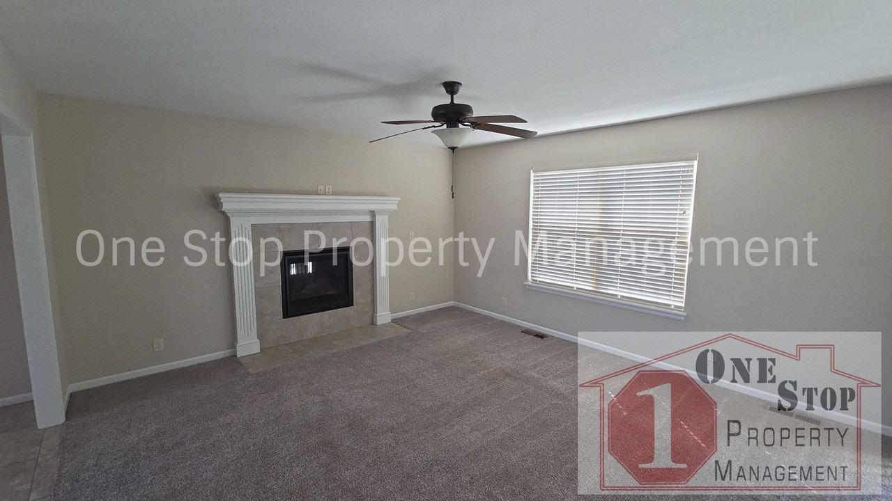 798 Logan Ave - Photo 6 of 28