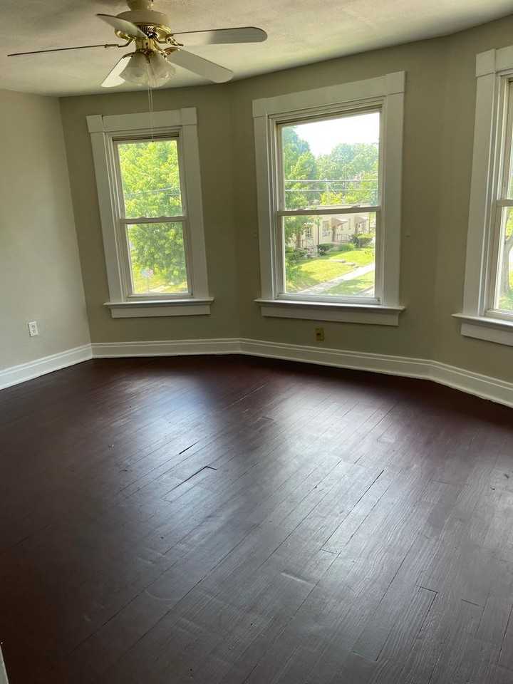 112 Ridge Ave - Photo 3 of 28